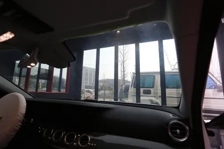 스타클럽 글라스틴트 부천점 벤츠 E300 슈어X 틴팅 필름 시공+전동트위터+송풍구 엠비언트 라이트+다이아몬드 그릴,스포일러 장착 이 모든것을 한번에! / 수원, 부천, 부평, 인천