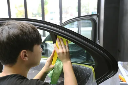 스타클럽 글라스틴트 부천점 벤츠 E300 썬팅 옵틱W 로데 E클래스 가성비 틴팅 필름 시공 / 수원, 부천, 부평, 인천