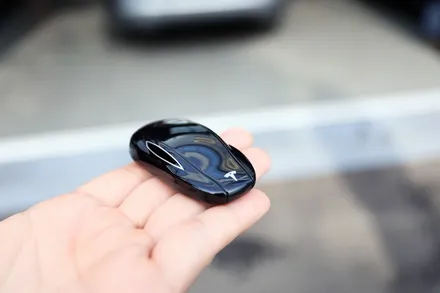 스타클럽 글라스틴트 부천점 테슬라 모델S 품격에 어울리는 프리미엄 슈어X 시공 틴팅은 투자입니다. / 수원, 부천, 부평, 인천