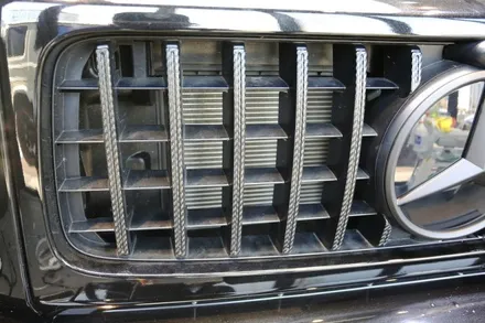 스타클럽 벤츠 G바겐 1대1 리얼 카본 핸들 교체와 그릴 사이드스텝 랩핑 & 카본 파츠 8종 & 송풍구 엠비언트 라이트를 포함한 G 컨시어지 서비스 / 수원, 부천, 부평, 인천