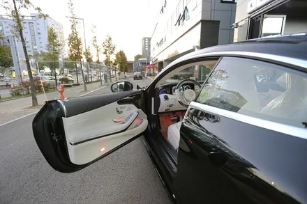 스타클럽 글라스틴트 부천점 벤츠 S450쿠페 썬팅 반사필름 선셋 틴팅으로 한층 멋스러움을 더하셨습니다. / 수원, 부천, 부평, 인천