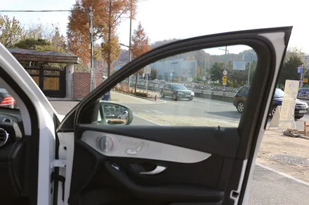 스타클럽 글라스틴트 부천점 벤츠 GLC 300 품격있는 운전자의 가치있는 틴팅 투자 슈어X 필름 시공 / 수원, 부천, 부평, 인천
