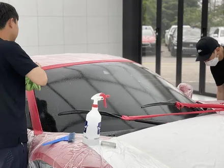 슈퍼카들이 사랑하는 스타클럽! 페라리 F8 트리뷰토 전면 유리 보호필름 클리어플렉스 윈드실드 시공기 / 수원, 부천, 부평, 인천