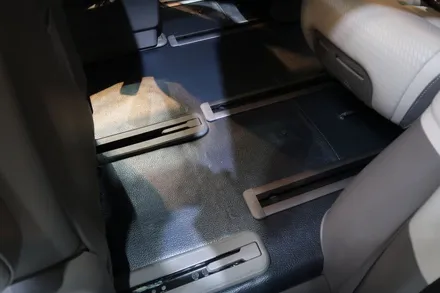 패밀리카 카니발엔 모노륨장판 신차일때 시공해요 / 군산시 나운동
