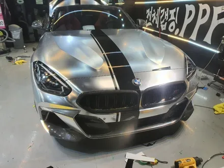 BMW Z4 전체랩핑제거 후 (에이버리_사틴크롬실버) 전체랩핑 시공 - 영등포랩핑샵 / 서울 영등포