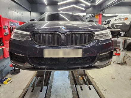 BMW530i 사고수리입고후! 사고대차렌트(벤츠S560)배차해드렸습니다 ! 영등포 자동차사고수리전문점 대물처리보험 / 서울 영등포