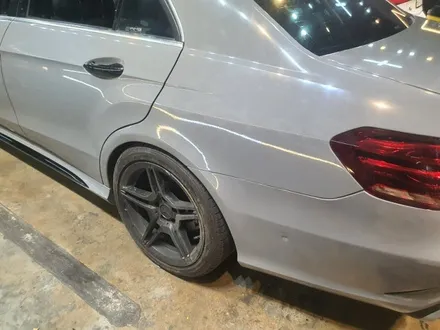 영등포랩핑전문시공점 벤츠E300 시멘트색랩핑으로 새롭게 만들어드렸습니다 // 락그레이랩핑 / 서울 영등포