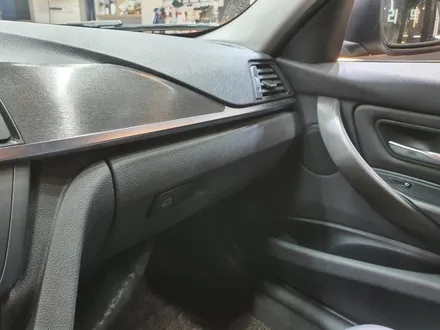 BMW 320d 우드트림 카본&블랙브러쉬 실내랩핑 / 서울 영등포
