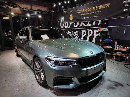 BMW5시리즈 전체랩핑제거후 *엔비아그린*전체랩핑 영등포랩핑 보험/사고수리전문! / 서울 영등포