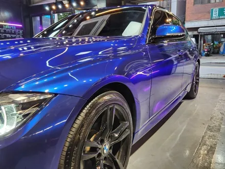 F바디 BMW330I 전체랩핑(카멜레온) 제거후 전체랩핑(파이어블루) 영등포랩핑샵 하트스 / 서울 영등포