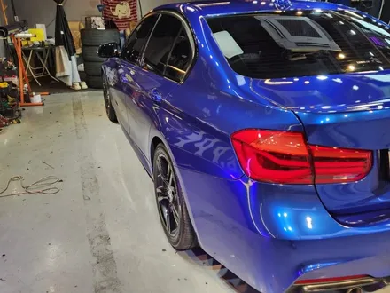 F바디 BMW330I 전체랩핑(카멜레온) 제거후 전체랩핑(파이어블루) 영등포랩핑샵 하트스 / 서울 영등포
