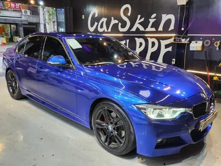 F바디 BMW330I 전체랩핑(카멜레온) 제거후 전체랩핑(파이어블루) 영등포랩핑샵 하트스 / 서울 영등포