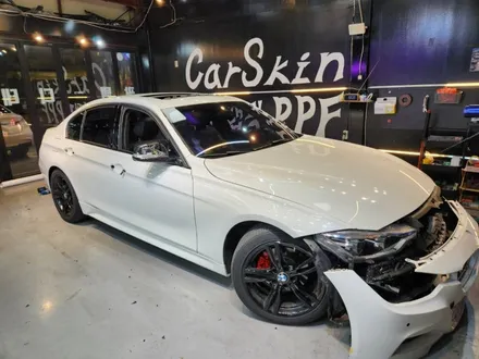 F바디 BMW330I 전체랩핑(카멜레온) 제거후 전체랩핑(파이어블루) 영등포랩핑샵 하트스 / 서울 영등포