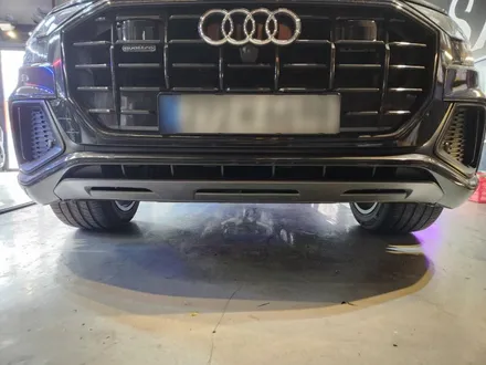 아우디Q8 50TDI 크롬죽이기 잡소리해결 뒷범퍼 센서이탈 재장착 수리 영등포랩핑샵 / 영등포카센터 아우디전문수리 / 서울 영등포