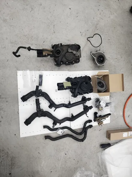 아우디A6 3.0Tfsi(가솔린차량 냉각수부족/누수/오일부족 온도게이지 불량 수리 오일세퍼레이터*서머스텟*워터펌프 교환작업 / 서울 영등포