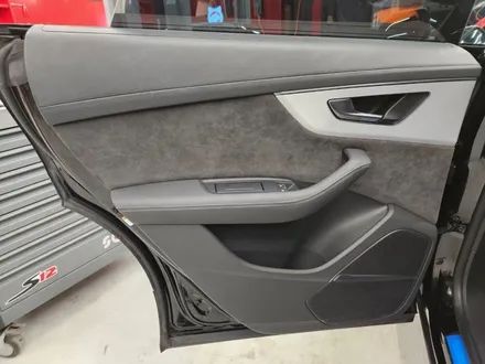 아우디Q8 50TDI 크롬죽이기 잡소리해결 뒷범퍼 센서이탈 재장착 수리 영등포랩핑샵 / 영등포카센터 아우디전문수리 / 서울 영등포