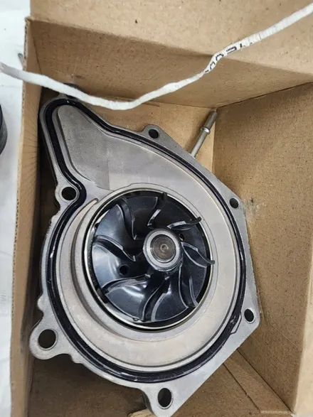 아우디A6 3.0Tfsi(가솔린차량 냉각수부족/누수/오일부족 온도게이지 불량 수리 오일세퍼레이터*서머스텟*워터펌프 교환작업 / 서울 영등포