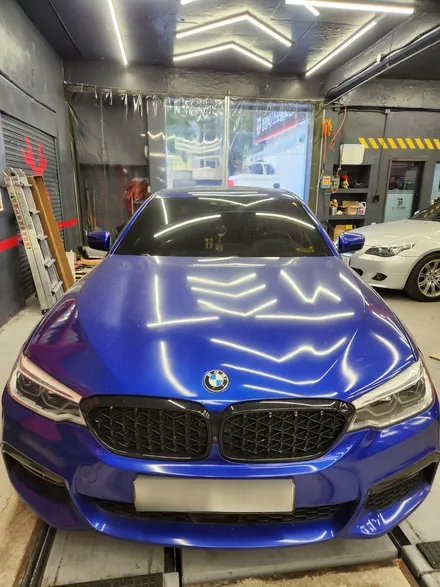 BMW5시리즈 전체랩핑제거후 *엔비아그린*전체랩핑 영등포랩핑 보험/사고수리전문! / 서울 영등포