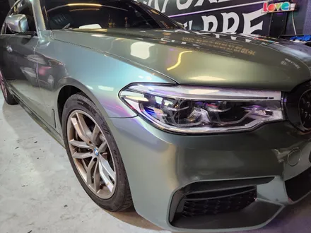 BMW5시리즈 전체랩핑제거후 *엔비아그린*전체랩핑 영등포랩핑 보험/사고수리전문! / 서울 영등포