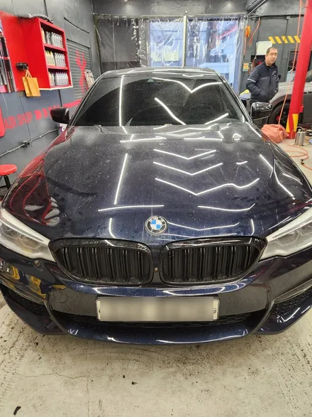 BMW530i 사고수리입고후! 사고대차렌트(벤츠S560)배차해드렸습니다 ! 영등포 자동차사고수리전문점 대물처리보험 / 서울 영등포