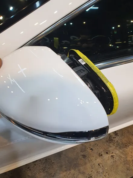 벤츠AMG GT4도어 신형차량 ! 사이드미러/사이드데칼/루프스킨랩핑까지 화이트는 역시 블랙포인트를줘야 디자인이 살아납니다! AMG GT4도어 멋지다.. 영등포랩핑샵 하트스 / 서울 영등포