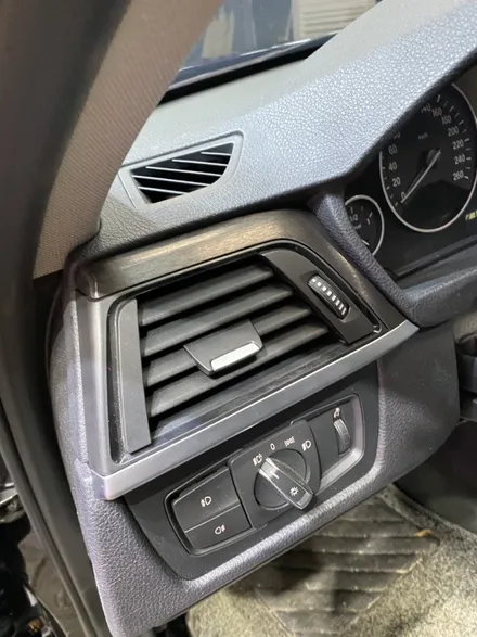 BMW 320d 실내브러쉬랩핑 ( 우드트림 랩핑 ) 실내트림(카본/브러쉬)랩핑 / 서울 영등포