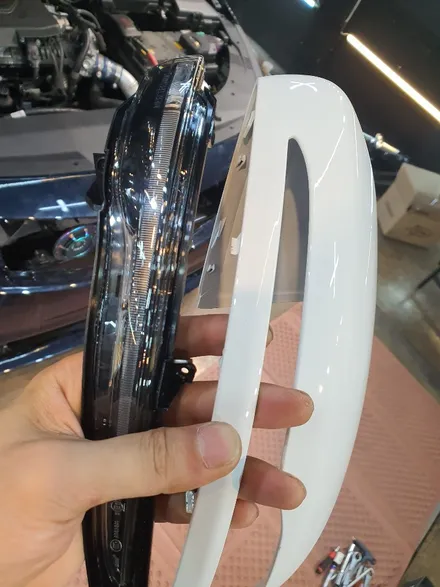 벤츠AMG GT4도어 신형차량 ! 사이드미러/사이드데칼/루프스킨랩핑까지 화이트는 역시 블랙포인트를줘야 디자인이 살아납니다! AMG GT4도어 멋지다.. 영등포랩핑샵 하트스 / 서울 영등포
