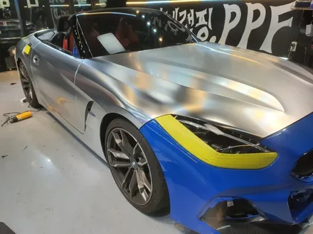BMW Z4 전체랩핑제거 후 (에이버리_사틴크롬실버) 전체랩핑 시공 - 영등포랩핑샵 / 서울 영등포