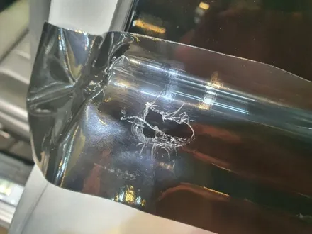 영등포랩핑전문 벤츠E클래스 윈도우크롬몰딩블랙랩핑/실내랩핑 작업  얼룩져버린 크롬몰딩&실내올드함의대표 우드트림 없애버리기 / 서울 영등포