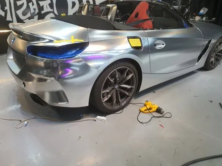 BMW Z4 전체랩핑제거 후 (에이버리_사틴크롬실버) 전체랩핑 시공 - 영등포랩핑샵 / 서울 영등포