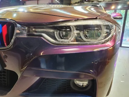 F바디 BMW330I 전체랩핑(카멜레온) 제거후 전체랩핑(파이어블루) 영등포랩핑샵 하트스 / 서울 영등포