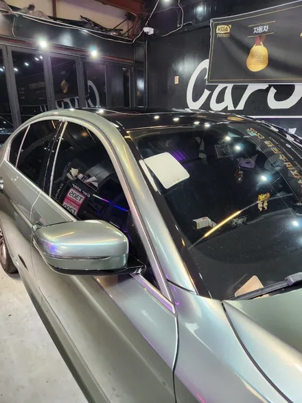 BMW5시리즈 전체랩핑제거후 *엔비아그린*전체랩핑 영등포랩핑 보험/사고수리전문! / 서울 영등포