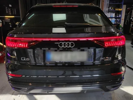 아우디Q8 50TDI 크롬죽이기 잡소리해결 뒷범퍼 센서이탈 재장착 수리 영등포랩핑샵 / 영등포카센터 아우디전문수리 / 서울 영등포