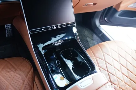 터치스크린도 하이그로시 소재도 걱정마세요! 벤츠 S400d 실내 PPF 시공 / 성남시 수정구 오야동