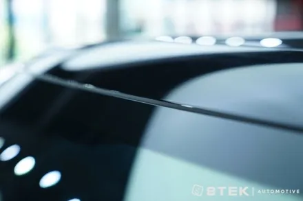 STEK DYNOflex 시공이 쉬운 윈드쉴드 필름, 소비자에게도 이득입니다.                레인지로버 보그 DYNOflex 전면유리 보호필름 시공 / 성남시 수정구 오야동