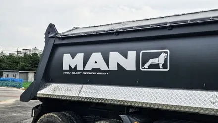 [양주데칼라이프] 만트럭 TGS41520 덤프 MAN 데칼 만사자 엠블럼 시공 / 양주시 고암동