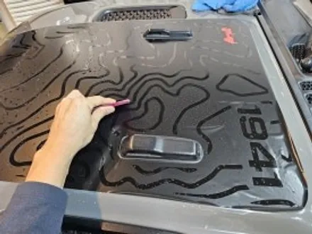 [양주데칼라이프] 지프 랭글러JL 본넷 등고선 지도 커스텀스티커 제작 / 양주시 고암동