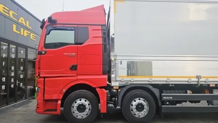 [양주데칼라이프] 만트럭 TGX44.520모자이크 사자 데칼 MAN 로고 랩핑 / 양주시 고암동