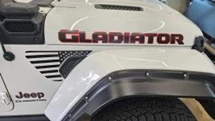 [양주데칼라이프] 글래디에이터 본넷 로고 & GLADIATOR 펜더벤트 데칼 / 양주시 고암동
