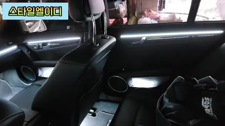 광주 벤츠C250D 엠비언트 무드등 아크릴 매립으로 깔끔하게 매립하는 방식!!! / 광주 북구
