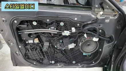 광주 제네시스G80 엠비언트 비노출로 작업되어야 깔끔한 실내무드등이 연출된다고 합니다!! / 광주 북구
