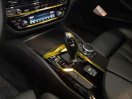 너무나도 유니크한 실내랩핑/BMW 520d 실내 골드크롬/카본 랩핑/G30/f10/528i/실내랩핑/부천/인천 / 부천 원미구 상동