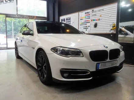간단한 랩핑만으로도 확 달라진 느낌을 줄 수 있습니다/bmw 520d(F10) 루프스킨/디퓨저 랩핑 포스팅 / 부천 원미구 상동