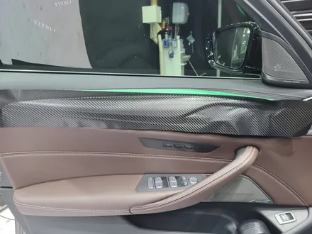 BMW 5시리즈(G30) 실내카본랩핑 시공/부천실내랩핑/인천/530i/하이그로시랩핑/520d / 부천 원미구 상동