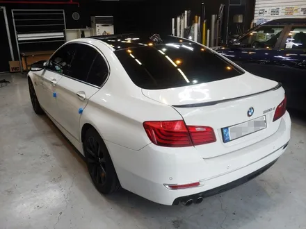간단한 랩핑만으로도 확 달라진 느낌을 줄 수 있습니다/bmw 520d(F10) 루프스킨/디퓨저 랩핑 포스팅 / 부천 원미구 상동