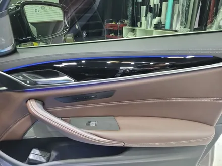 BMW 5시리즈(G30) 실내카본랩핑 시공/부천실내랩핑/인천/530i/하이그로시랩핑/520d / 부천 원미구 상동