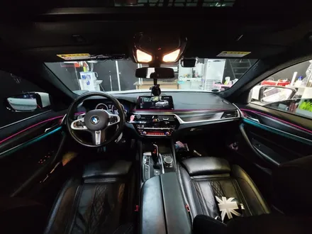 BMW 5시리즈 520D(G30) 실내 카본랩핑 시공 포스팅/센터페시아 랩핑/우드트림랩핑/부천/인천/G바디 / 부천 원미구 상동