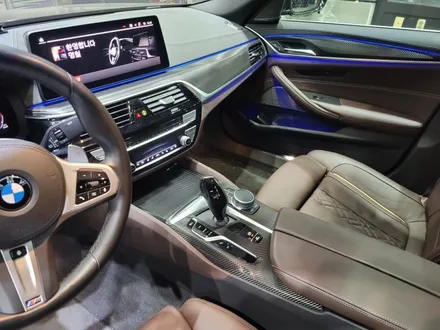 BMW 5시리즈(G30) 실내카본랩핑 시공/부천실내랩핑/인천/530i/하이그로시랩핑/520d / 부천 원미구 상동