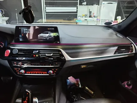 BMW 5시리즈 520D(G30) 실내 카본랩핑 시공 포스팅/센터페시아 랩핑/우드트림랩핑/부천/인천/G바디 / 부천 원미구 상동