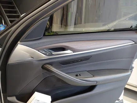 너무나도 유니크한 실내랩핑/BMW 520d 실내 골드크롬/카본 랩핑/G30/f10/528i/실내랩핑/부천/인천 / 부천 원미구 상동